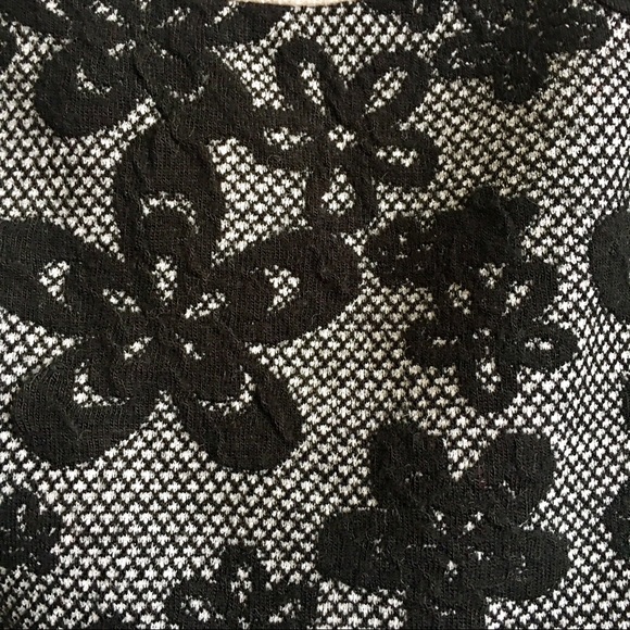 SUGARLIPS Crop Top - Picture 3 of 4